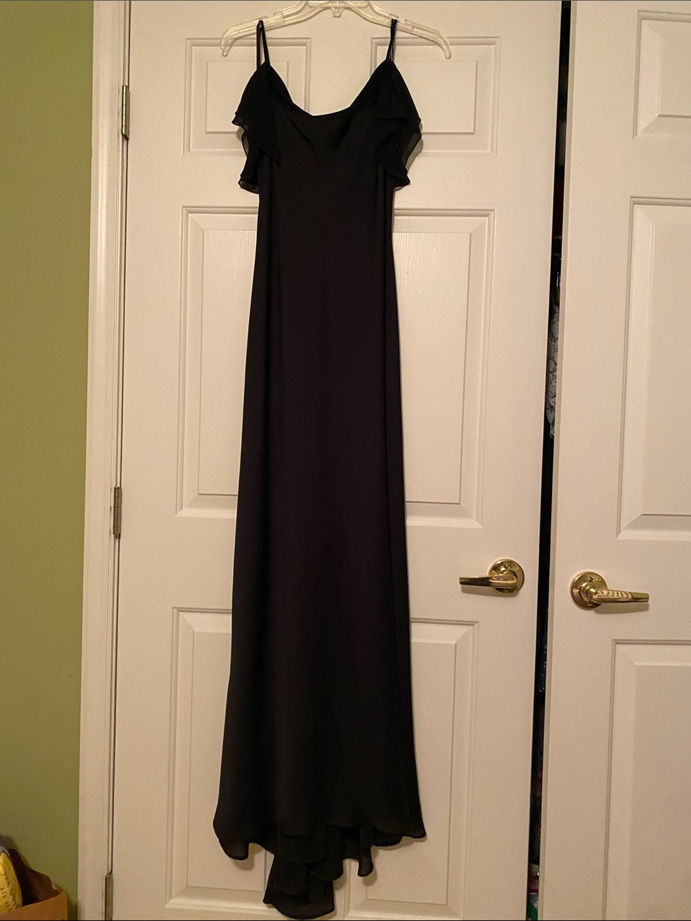 Cachet Black gown with wavey Shoulders and pleated train - size 4